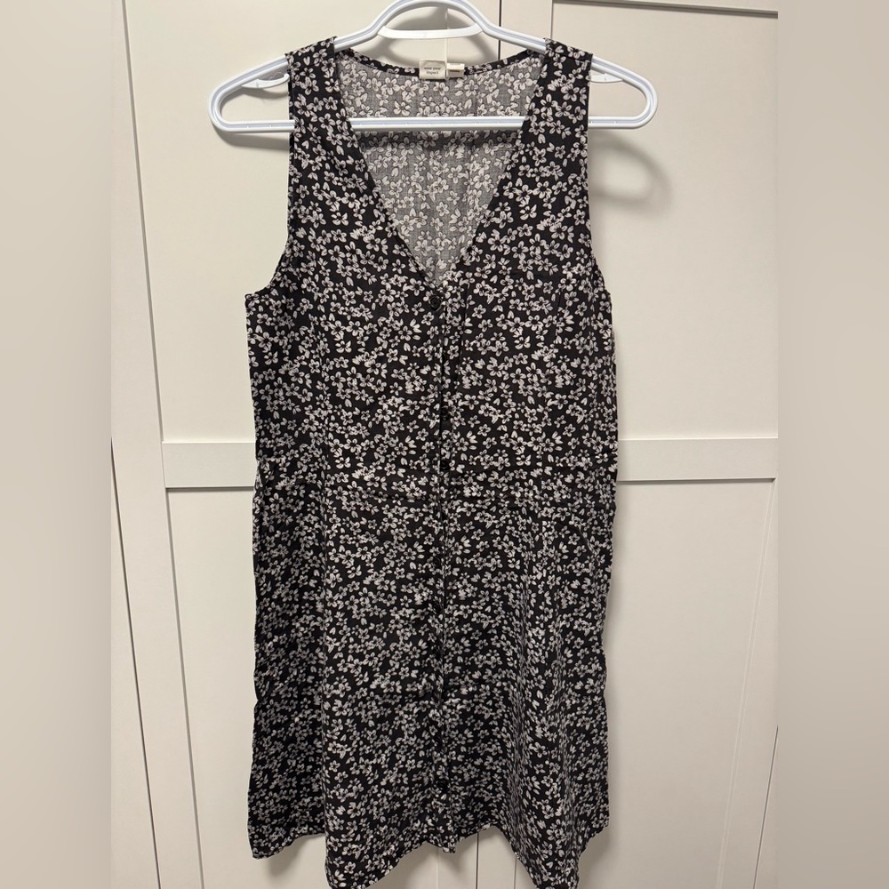 tentree Black and White Floral Midi Dress